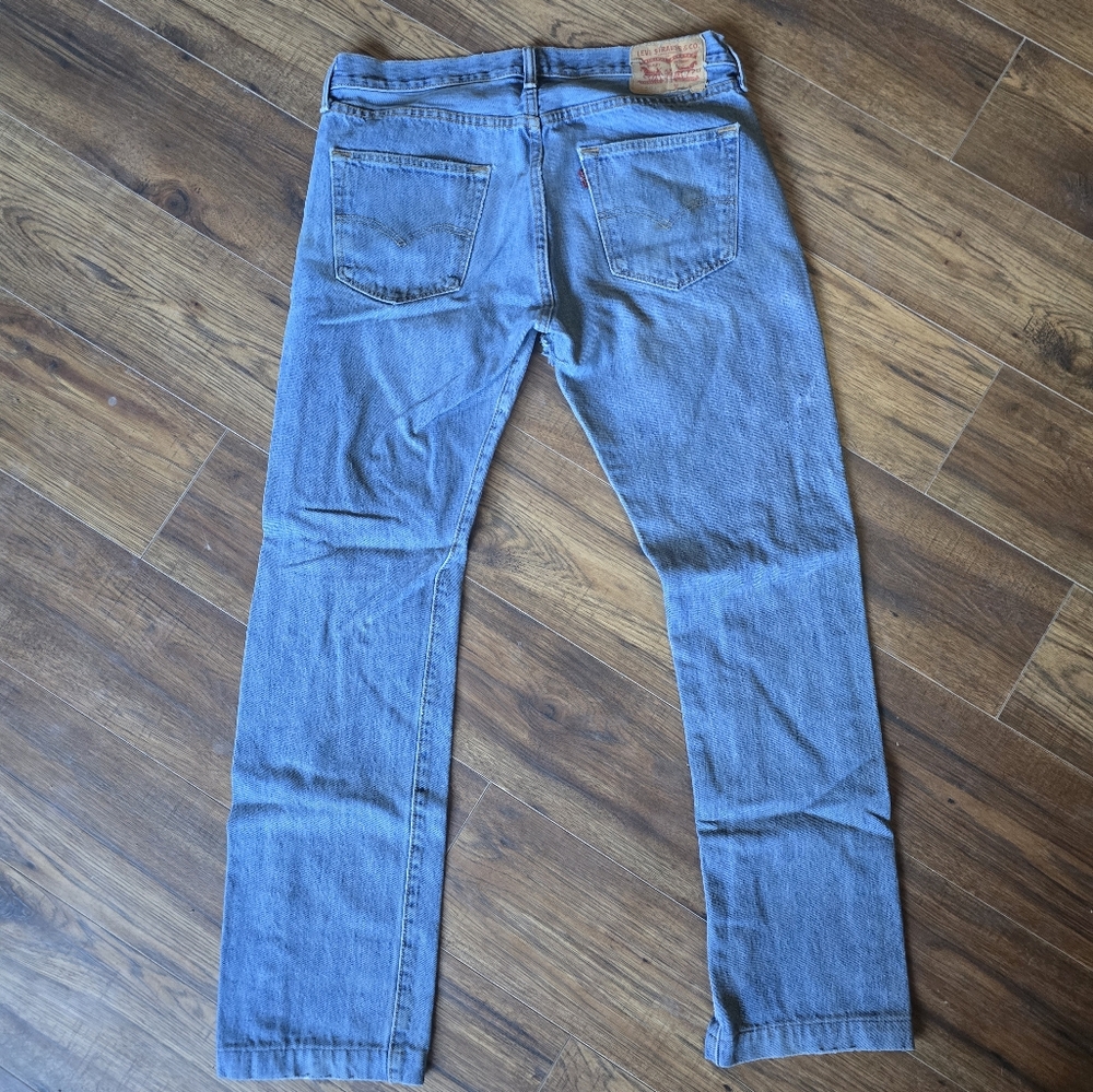 Levi's 501 Straightleg Jeans - Picture 2 of 9